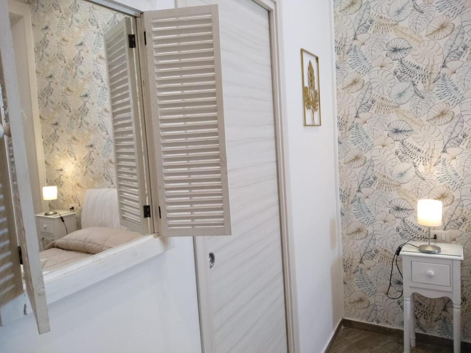 B&B Da Ary Colorful Rooms Наполи Екстериор снимка