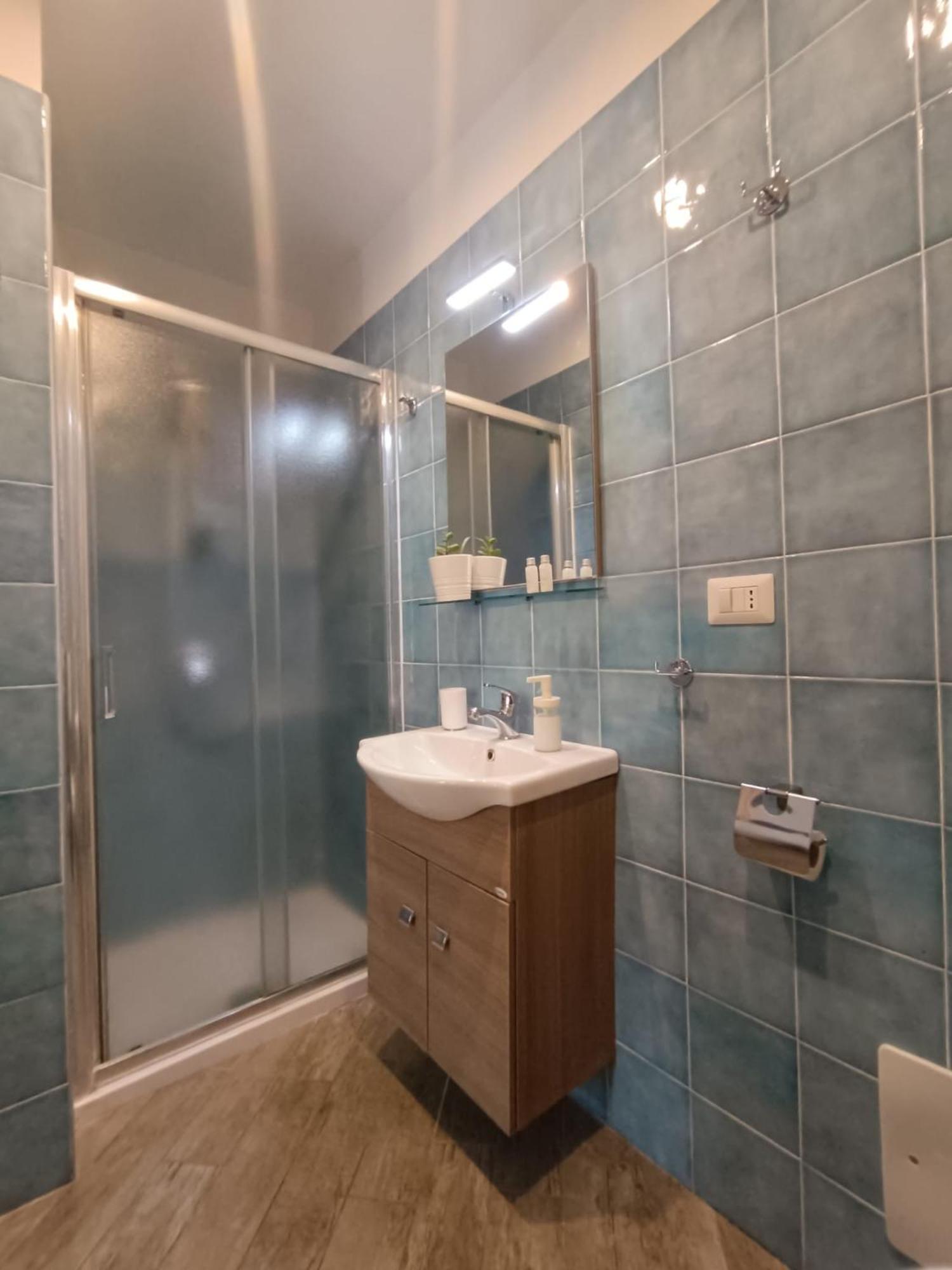 B&B Da Ary Colorful Rooms Наполи Екстериор снимка