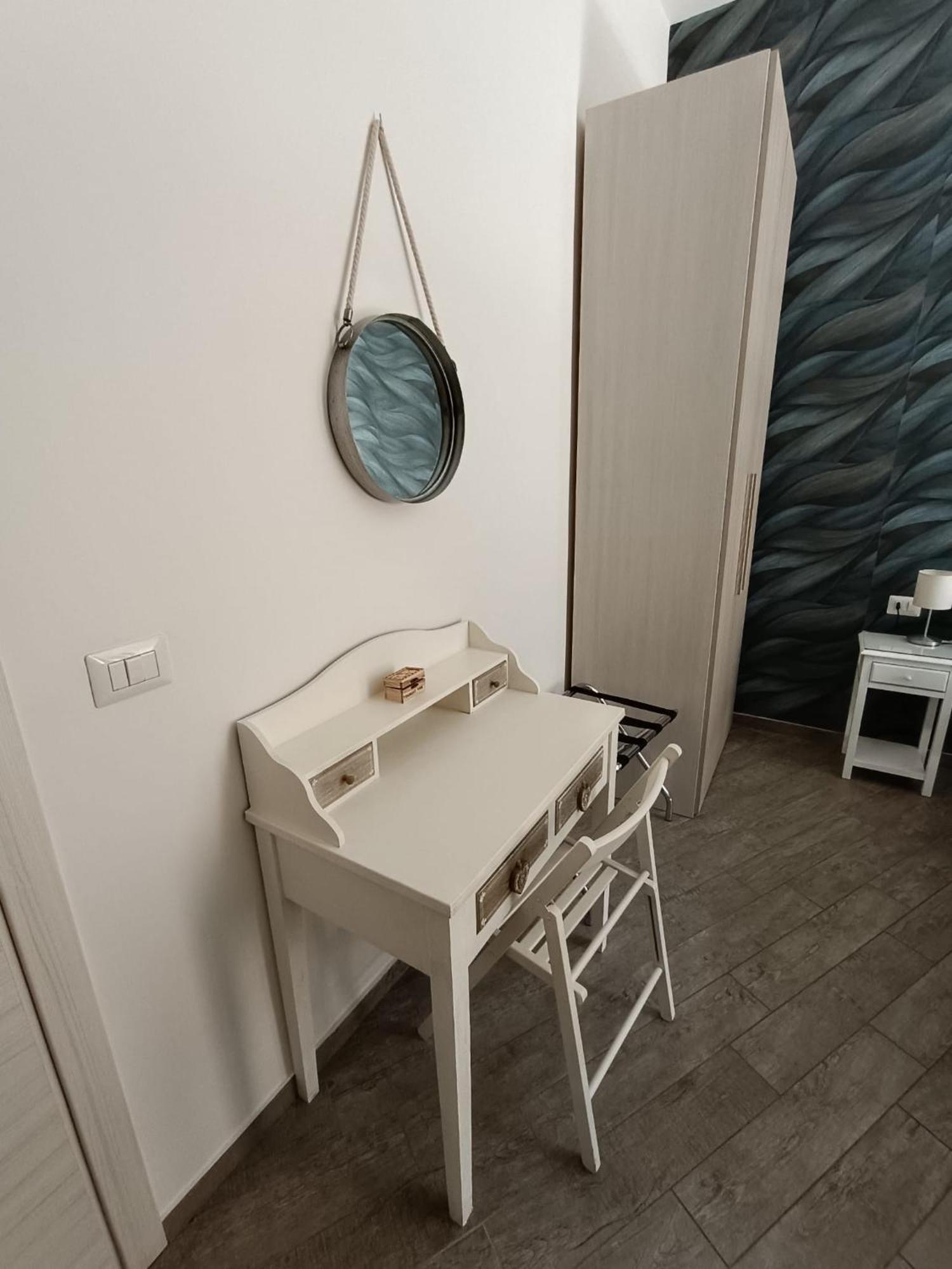 B&B Da Ary Colorful Rooms Наполи Екстериор снимка