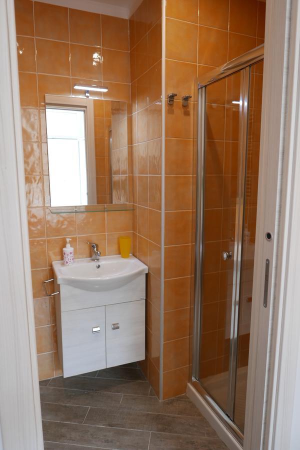B&B Da Ary Colorful Rooms Наполи Екстериор снимка